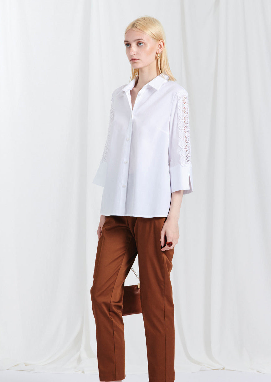 BLUBIANCO Camicia Donna in Cotone con maniche ricamate e traforate, Col. Bianco